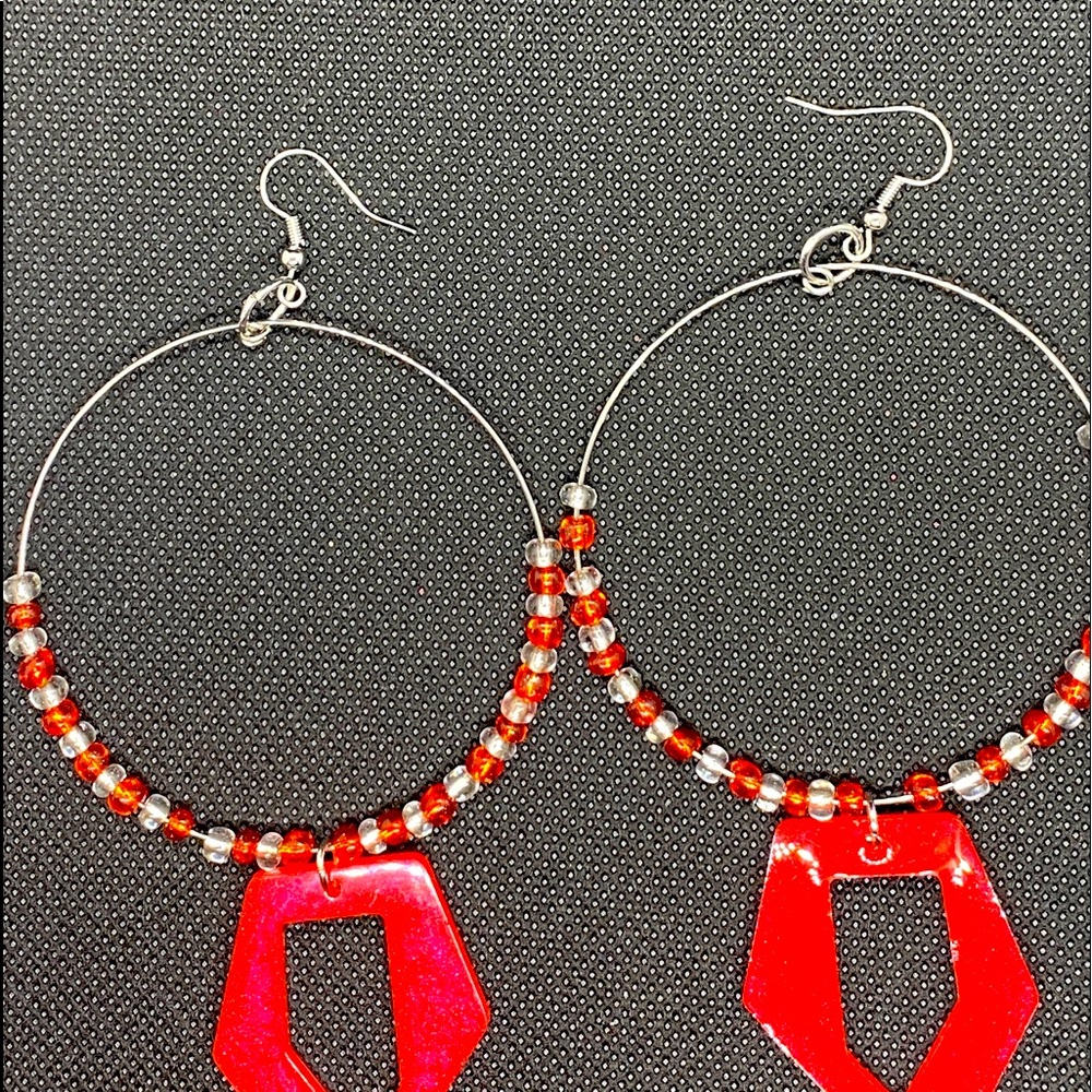 Red hooped